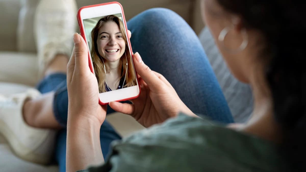 Random Video Chat Meet New Friends Online Instantly