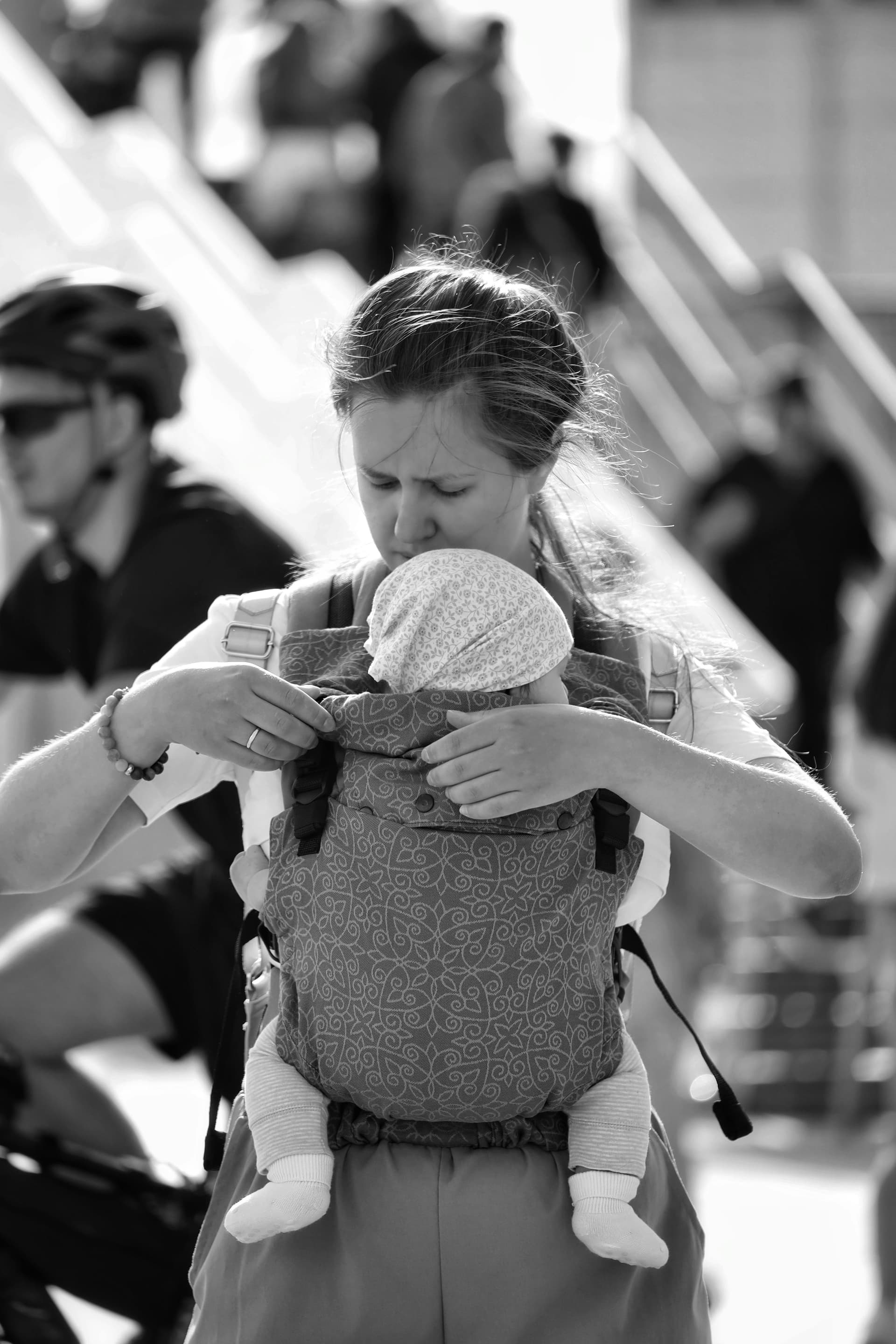 Porte Bébé Nouveau-né : Comment Choisir le Meilleur Modèle pour Votre Nouveau-né