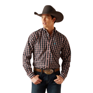 Explore Top Western Wear Canada at MacRae’s Farm And Ranch